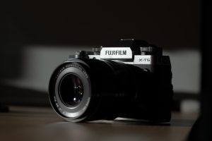 ฟูจิฟิล์ม ประเทศไทย เปิดตัวกล้อง FUJIFILM X-T5  และเลนส์ Fujinon XF30mm F2.8 Macro